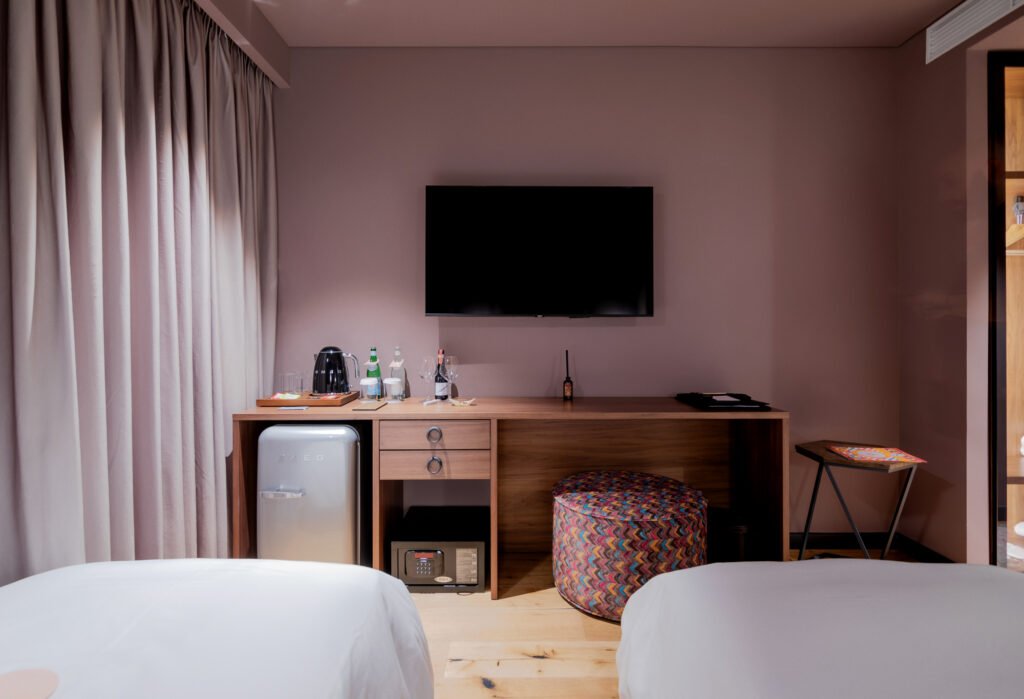 mert boutique hotel ne korce